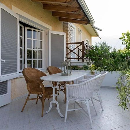 Serene Seaside Bliss - Lush & Secluded Garden Oasis Kalamata Exterior photo