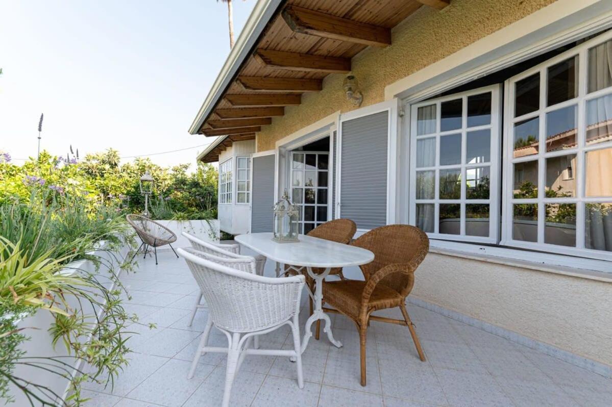 Serene Seaside Bliss - Lush & Secluded Garden Oasis Kalamata Exterior photo