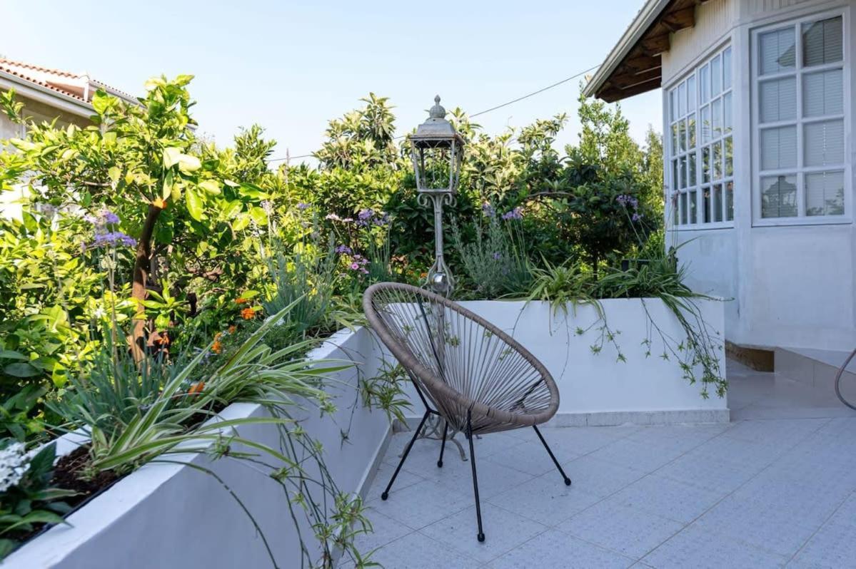 Serene Seaside Bliss - Lush & Secluded Garden Oasis Kalamata Exterior photo